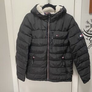 Tommy Hilfiger mens Sherpa Lined Hooded Water Resistant Puffer Jacket S Black